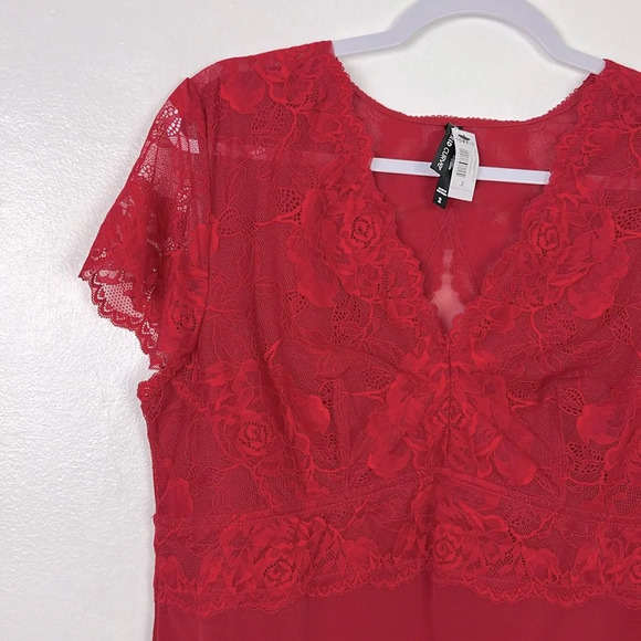 Torrid Curve New Women’s 2X Jester Red Lace Floral Knit Wireless Cup Bodysuit - Picture 3 of 6
